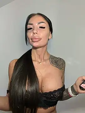 RaquelleXO's Live Chat Room