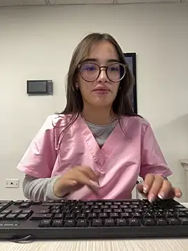Sweet_Milaa1 Adlı Modelin Canlı Sohbet Odası