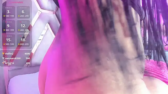 חדר צ'אט בשידור חי של ivonne_valencia