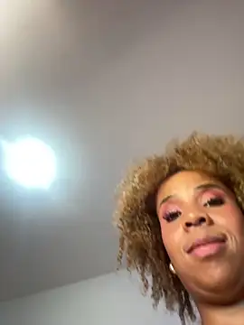 MiaCurly Cameră chat live