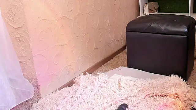 lililiana Adlı Modelin Canlı Sohbet Odası