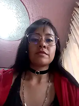 mili_hotty's Live Chat Room