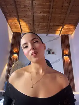 חדר צ'אט בשידור חי של catalina_lafer