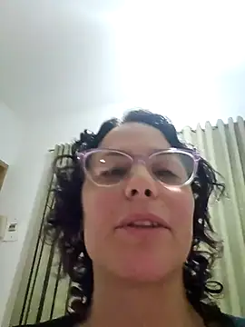 חדר צ'אט בשידור חי של Rebelchocolate