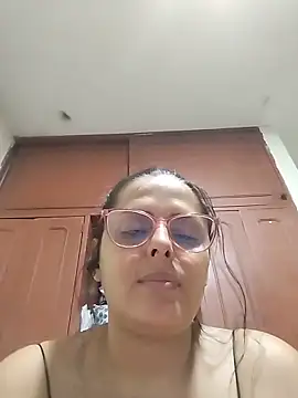 Bella_Morena27 Adlı Modelin Canlı Sohbet Odası