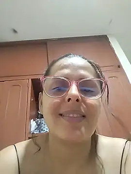 Pokój czatu na żywo – Bella_Morena27