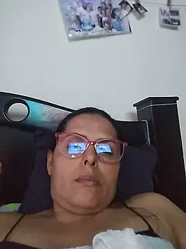 Bella_Morena27 Adlı Modelin Canlı Sohbet Odası