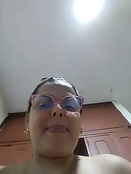 Pokój czatu na żywo – Bella_Morena27