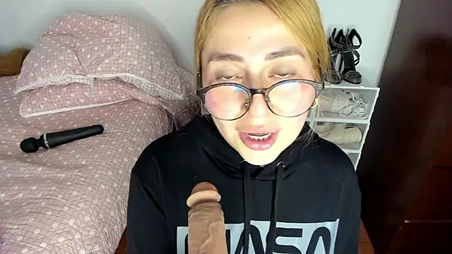 hyunjoo Adlı Modelin Canlı Sohbet Odası