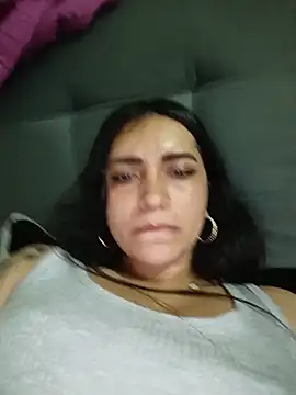 Sky__19 Adlı Modelin Canlı Sohbet Odası