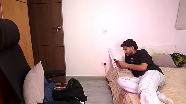Phòng Chat Trực Tiếp abbyyandmaxx