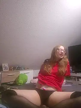 Freaky-Doll Adlı Modelin Canlı Sohbet Odası