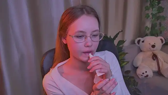 FloraLarsson 실시간 채팅방