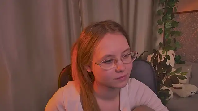 FloraLarsson чат на живо
