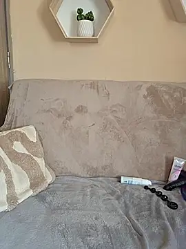 Lyaaa27 élő chatszobája