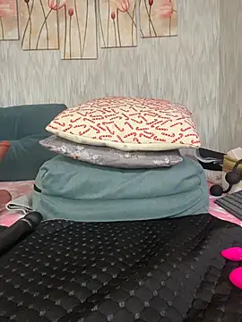 Kitty-Kelsi Adlı Modelin Canlı Sohbet Odası