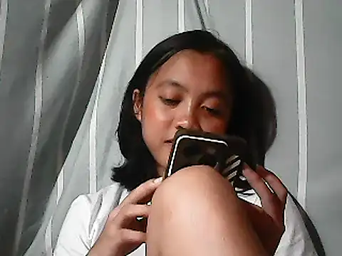 Živá chatovací místnost Yours_AsianPinayGirl18