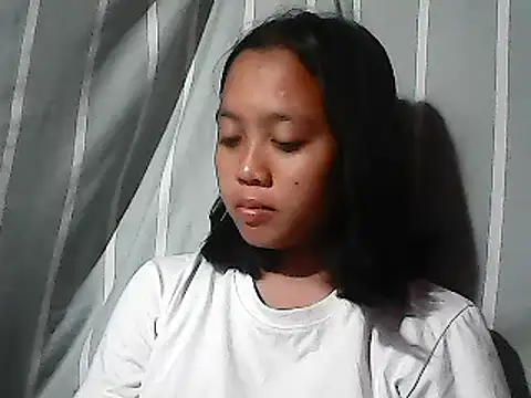 غرفة دردشة Yours_AsianPinayGirl18 المباشرة