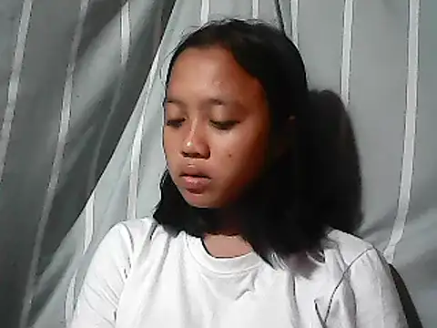 Yours_AsianPinayGirl18 Adlı Modelin Canlı Sohbet Odası
