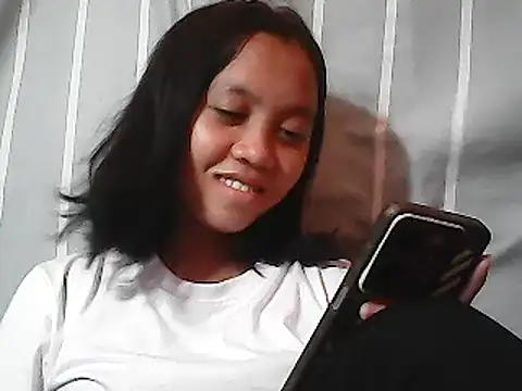 Yours_AsianPinayGirl18n Live chat-huone