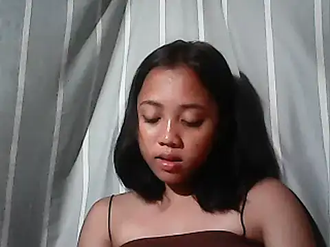 Živá chatovací místnost Yours_AsianPinayGirl18