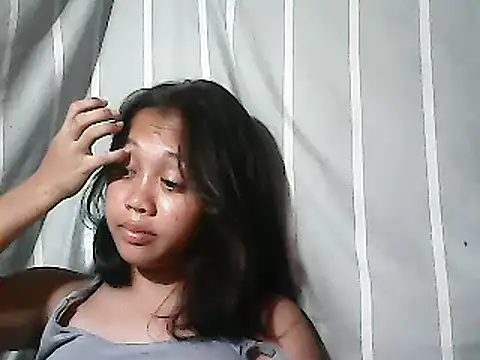 Živá chatovací místnost Yours_AsianPinayGirl18