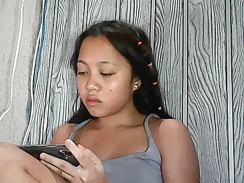 Yours_AsianPinayGirl18 live-chat rom