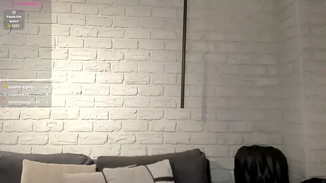 LoiseHarper's Live Chat Room
