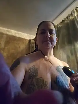 Harleygirl73's Live Chat Room
