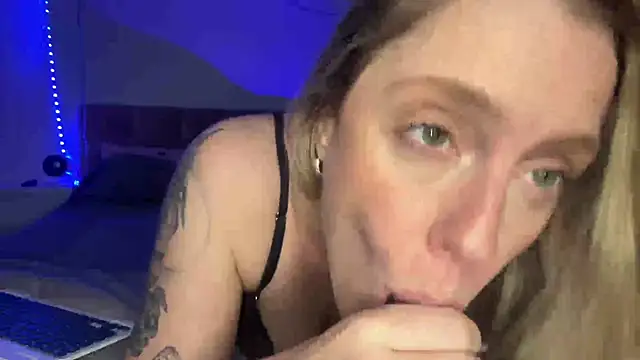 Živá chatovací místnost sweetemma_x