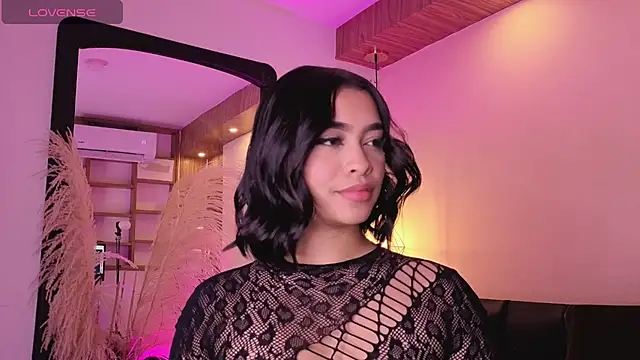 غرفة دردشة Chloe_monroee المباشرة