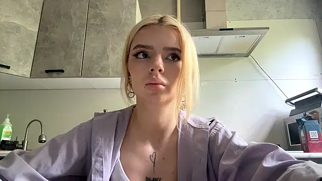 Britney_Calverhends: онлайн-чат