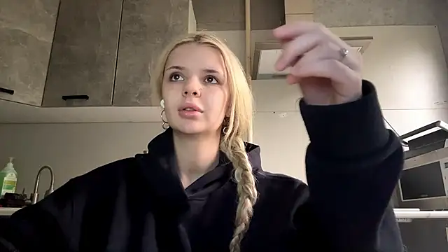 Britney_Calverhends élő chatszobája