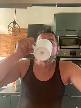 daddy3945 Adlı Modelin Canlı Sohbet Odası