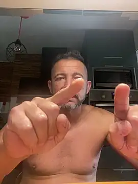חדר צ'אט בשידור חי של daddy3945