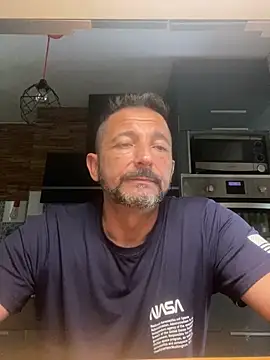 غرفة دردشة daddy3945 المباشرة
