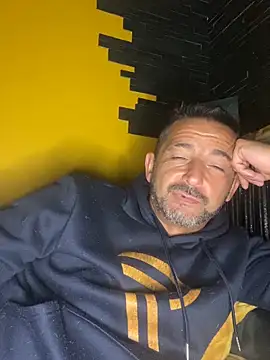 daddy3945 Adlı Modelin Canlı Sohbet Odası