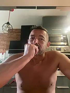 daddy3945 Adlı Modelin Canlı Sohbet Odası