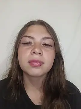 חדר צ'אט בשידור חי של DiamondNath_
