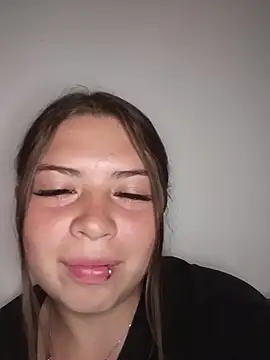 חדר צ'אט בשידור חי של DiamondNath_