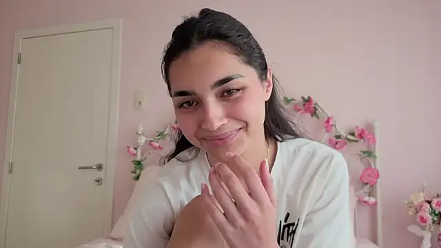 غرفة دردشة yourbella37 المباشرة