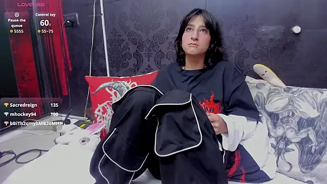 חדר צ'אט בשידור חי של Evelin_Hellsing