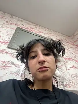 Evelin_Hellsing's Live Chat Room