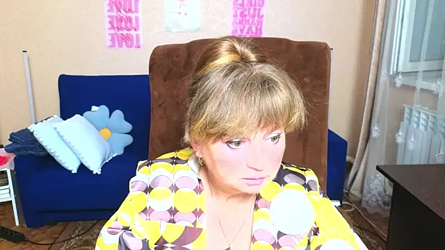 Melania_Cook Adlı Modelin Canlı Sohbet Odası