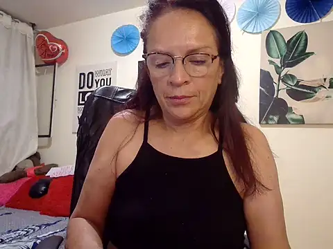 Samantha71_ Adlı Modelin Canlı Sohbet Odası