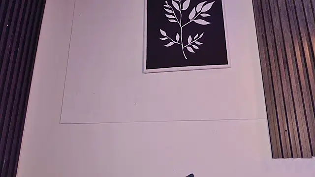 חדר צ'אט בשידור חי של Sara_rosee_e