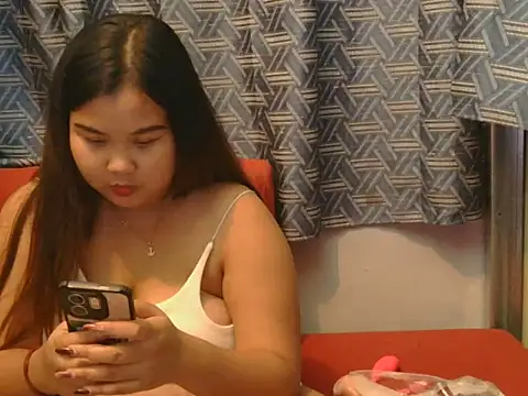חדר צ'אט בשידור חי של hotchickgirl