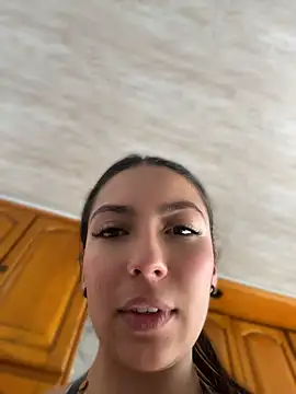 Julieth_ec – live chatrum