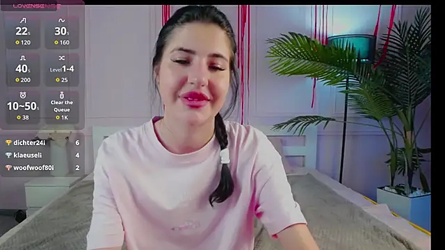 Emily_xoo Adlı Modelin Canlı Sohbet Odası