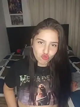 LinaColombianGirl's Live Chat Room
